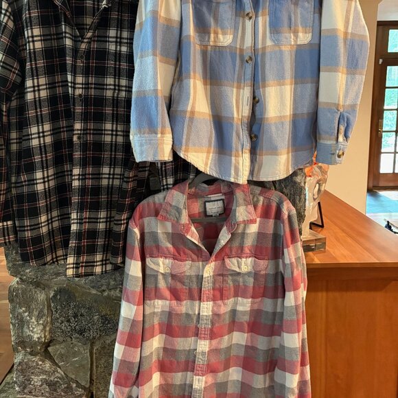3 FLANNEL PLAID BUTTON DOWN TOPS/SHACKETS! -AMERICAN EAGLE, AE, HOLLISTER... - Picture 5 of 5